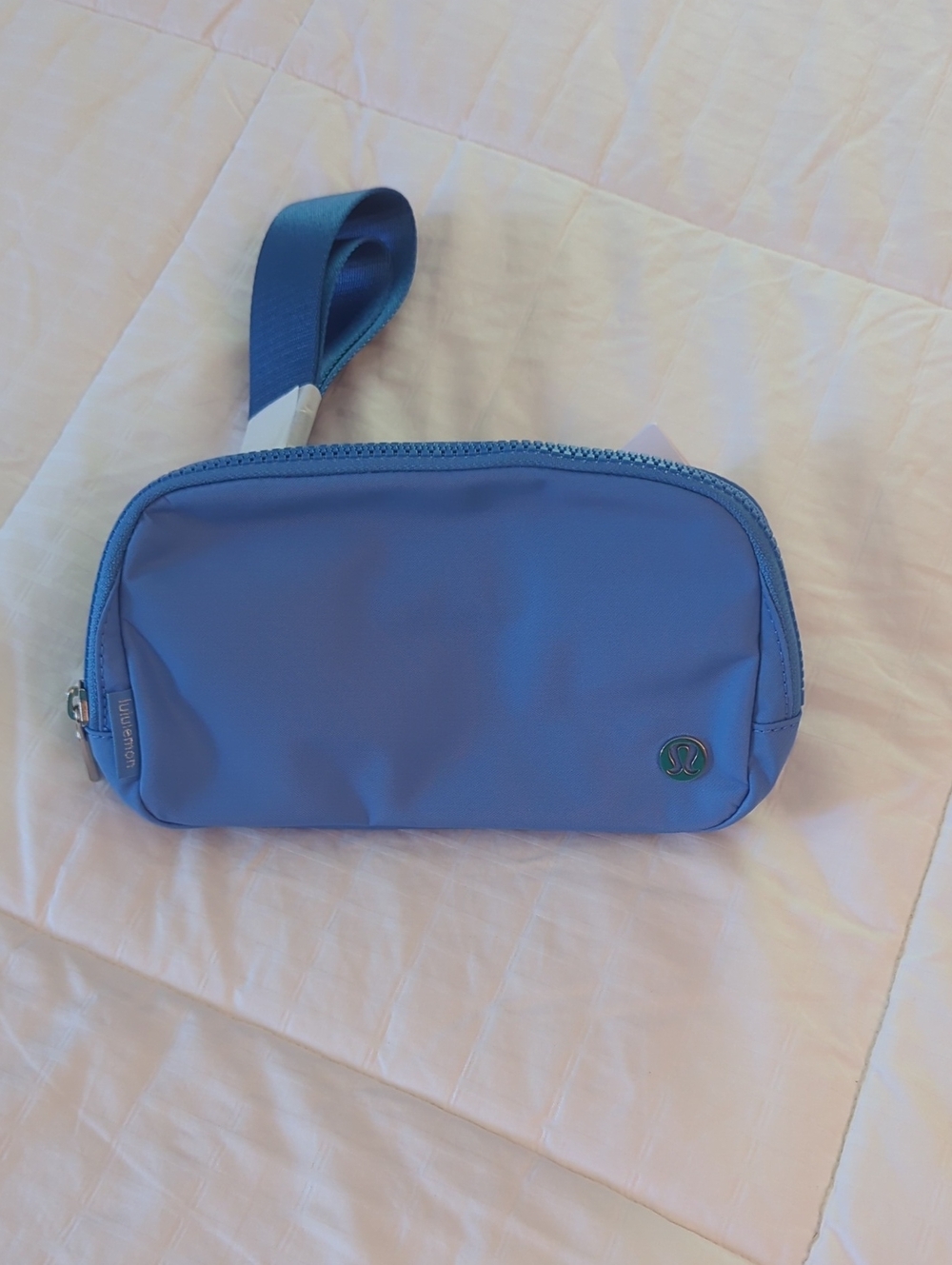 NWT- Lululemon athletica cobalt blue Everywhere Belt Bag